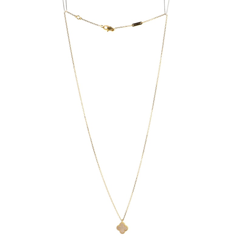 Sweet Alhambra Pendant Necklace 18K Yellow Gold and Mother of Pearl S744816680465